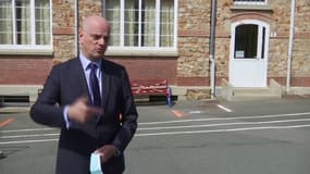 Propos sur les risques du retour à l'école: Jean-Michel Blanquer "assume totalement"