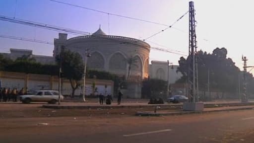 La situation était plus calme autour du palais présidentiel dimanche matin