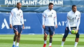 Neymar avec Lionel Messi et Kylian Mbappé