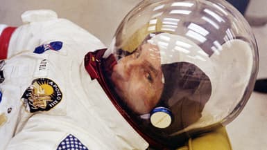 Jim Lovell, astronaute américain, photographié ici avant le lancement d'Apollo 13 en 1970.