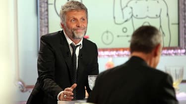 Stéphane Guillon sur le plateau de "Salut les Terriens!".