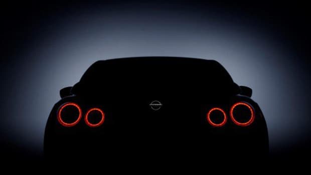 Un restylage du GT-R est à prévoir à New York cette année. Un restylage du GT-R est à prévoir à New York cette année.