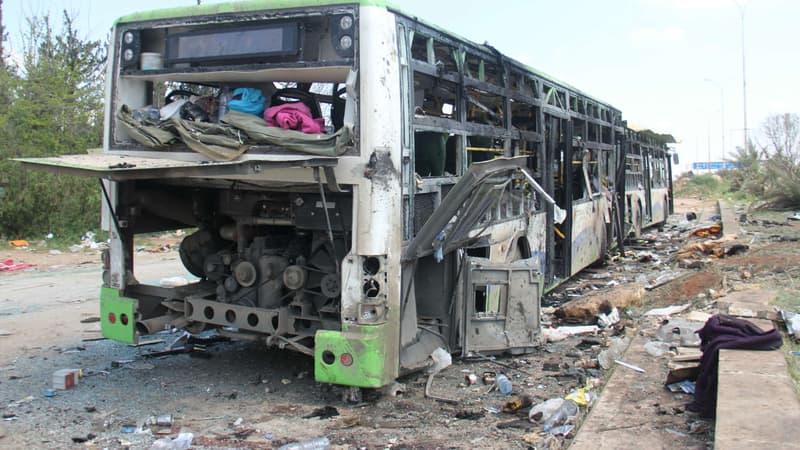 C'est à côté des dizaines de bus à l'arrêt à Rachidine que le kamikaze a fait exploser sa camionnette piégée.