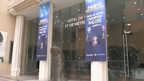 Fabio Quartararo sur les murs de l'hôtel de ville de Nice
