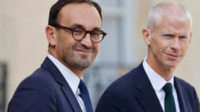 Le ministre des Comptes publics Thomas Cazenave et le ministre des Relations avec le Parlement Franck Riester à l'Elysée, le 30 août 2023
