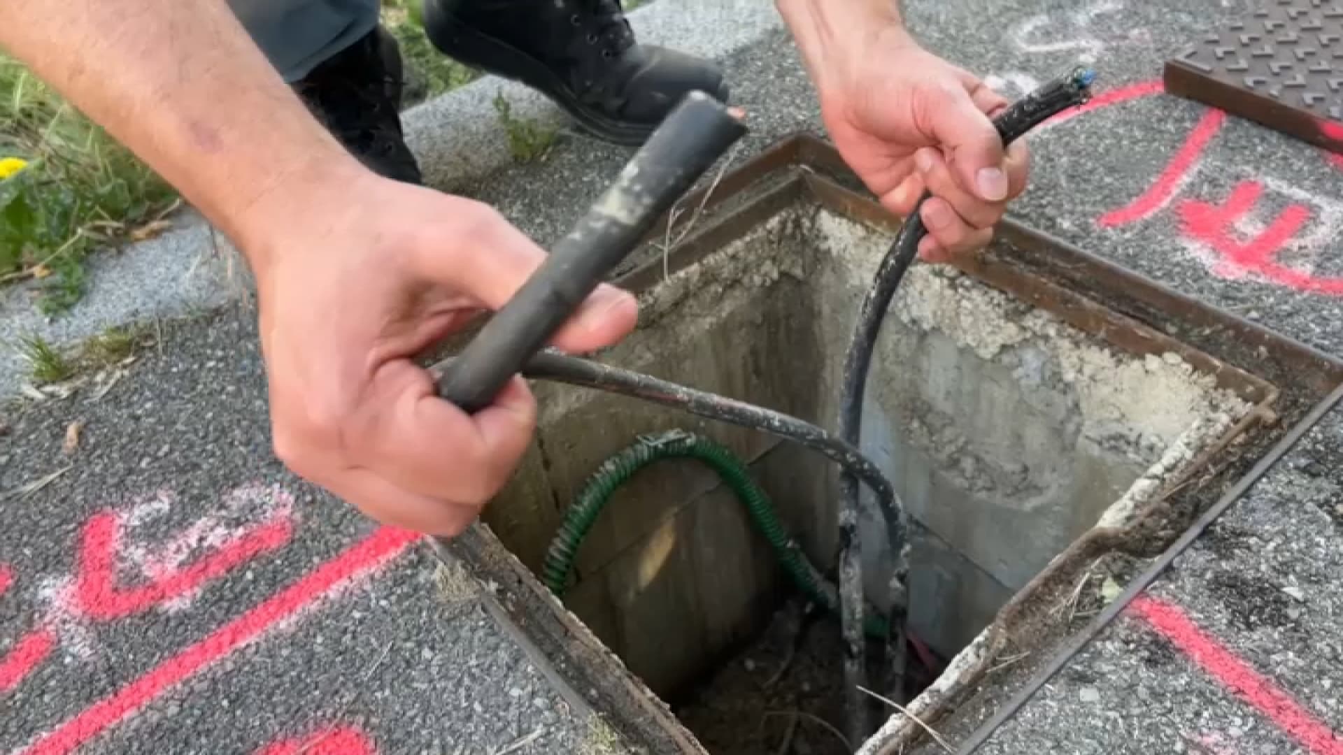 Copper Cable Theft Surge Leaves French Cities in Darkness