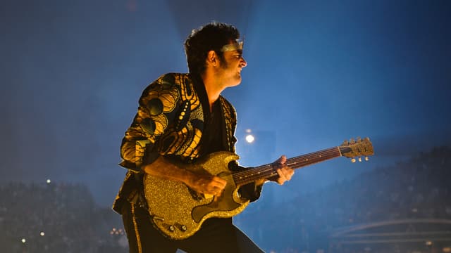 Matthieu Chedid sur scène aux Francofolies de La Rochelle, le 14 juillet 2017