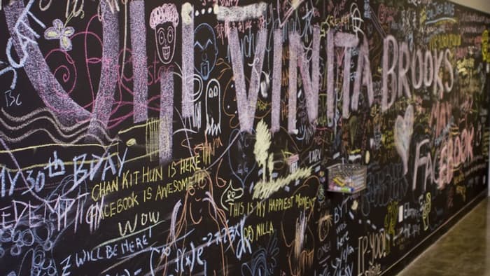 L'un des Signature Walls des locaux de Menlo Park. L'un des Signature Walls des locaux de Menlo Park.