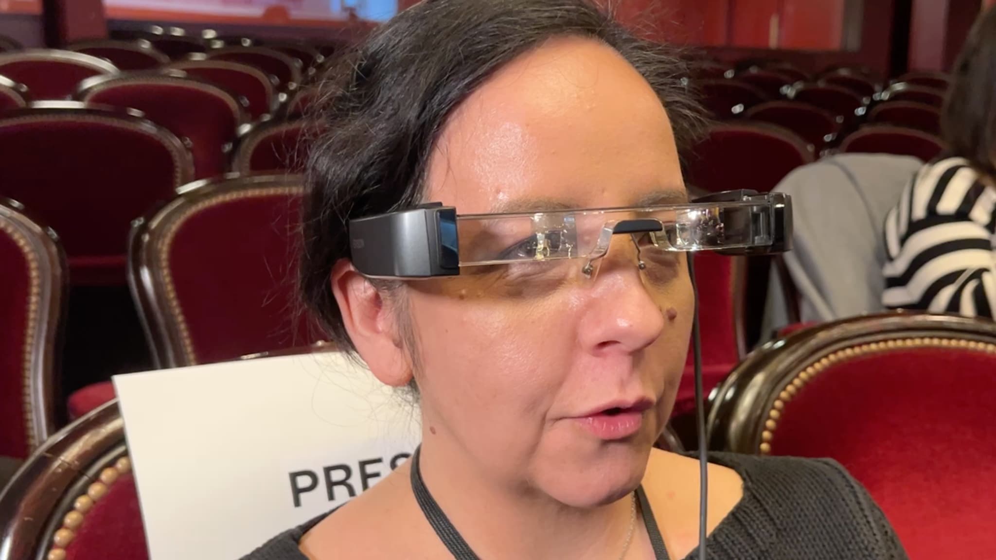 Les lunettes Moverio sont agréables à porter durant un spectacle