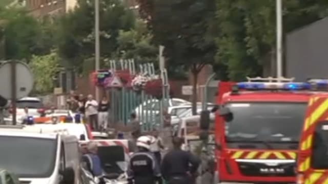 Le quartier de l'église est bouclé par la police.
