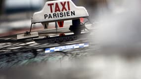 Un chauffeur de taxi parisien a été très violemment agressé jeudi matin par deux jeunes femmes et un jeune homme.