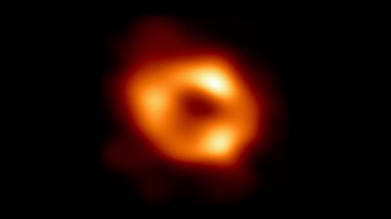 L'image du trou noir supermassif au cœur de notre galaxie, diffusée le 12 mai 2022.
