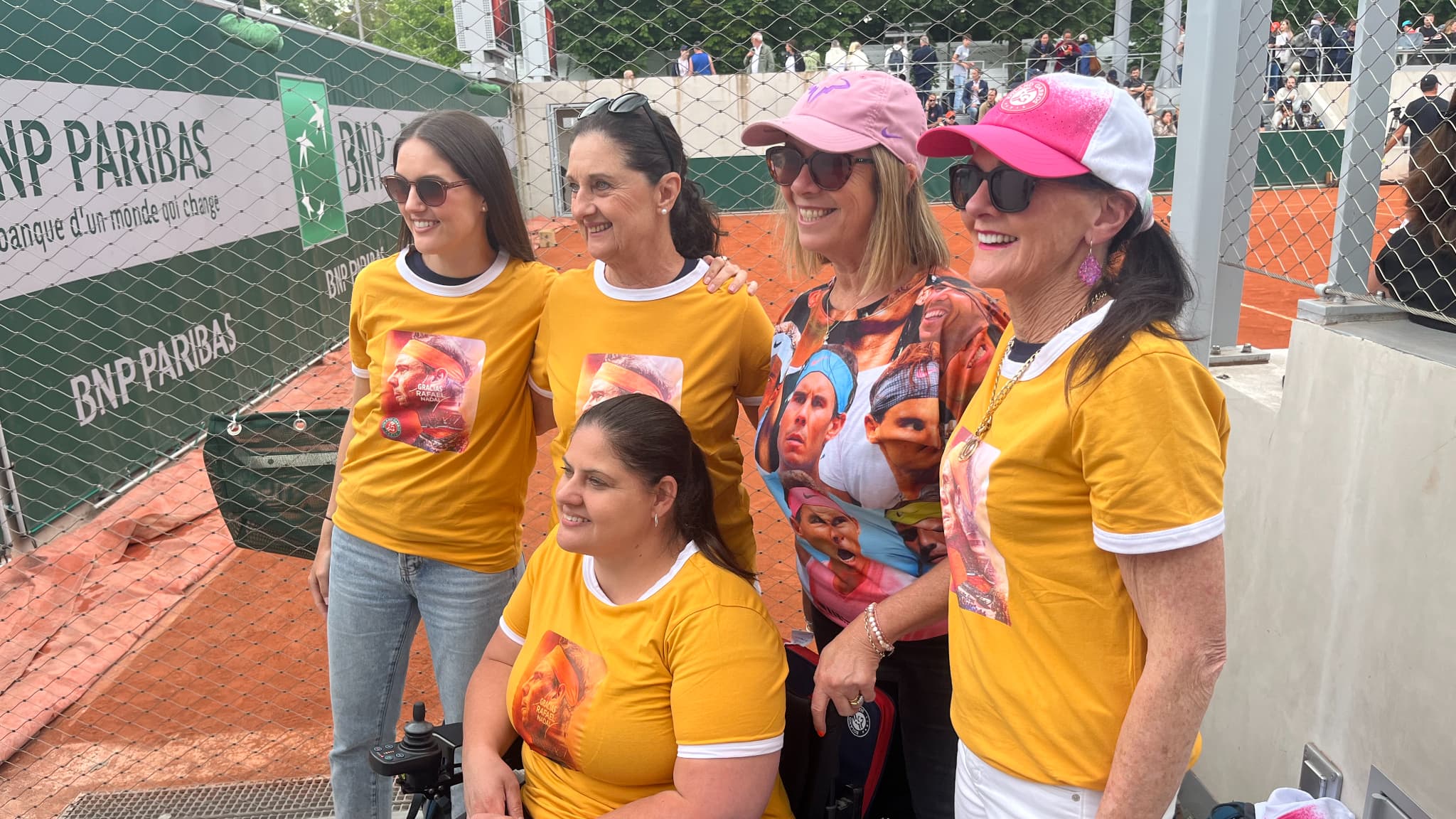 Les supportrices de Rafael Nadal, le 27 mai 2024. Les supportrices de Rafael Nadal, le 27 mai 2024.