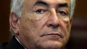 La justice américaine a décidé de libérer Dominique Strauss-Kahn sur parole, levant la caution qui lui avait été imposée et rendant l'argent versé en garantie lors de sa mise en liberté sous surveillance en mai. Les autorités américaines vont toutefois co