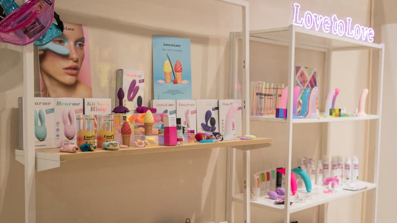 "Je veux laisser le contrôle": les sextoys connectés, une tendance, plus si nouvelle, qui commence à prendre