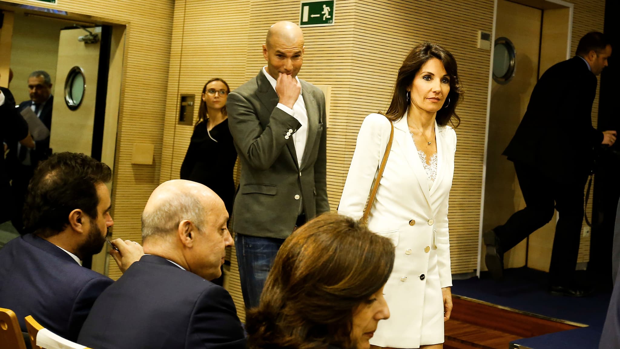 Zinédine Zidane avec sa femme Véronique à l'annonce de son retour au poste d'entraîneur du Real Madrid, le 10 mars 2019