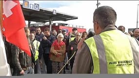 Après les arrestations de salariés d'Air France, la polémique
