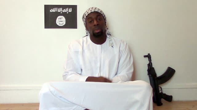 L'homme se présente comme Amédy Coulibaly et revendique l'attaque de Montrouge.