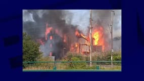 Un immeuble de logements sociaux a été entièrement détruit par les flammes dimanche à Grésy-sur-Aix.