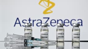 Le laboratoire britannique AstraZeneca et la Russie ont annoncé des essais cliniques combinant leurs deux vaccins