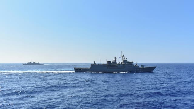 Photo diffusée le 26 août 2020 par le ministère grec de la Défense de navires grecs participant à des manœuvres en Méditerranée (Photo d'illustration)