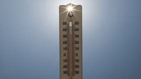 Un thermomètre indiquant 35°C à Montreuil, en Seine-Saint-Denis, le jeudi 14 août 2025. 
