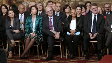 Des membres du gouvernement.