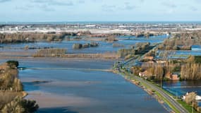 Vue aérienne du village inondé de Hames-Boucres, dans le Pas-de-Calais, le 15 novembre 2023