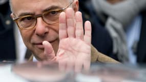 Dans la lutte contre le versement d'allocations sociales aux jihadistes, "il y a une détermination totale et elle se poursuivra", assure Bernard Cazeneuve. 