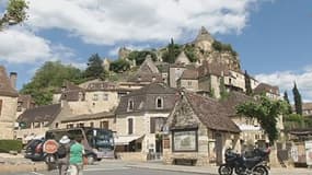 Le village de Beynac-et-Cazenac, en Dordogne, compte un peu plus de 500 habitants