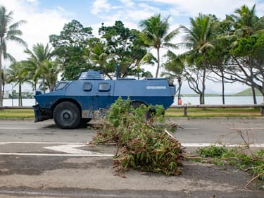 Un véhicule de gendarmerie blindé, à Nouméa, le 15 mai 2024