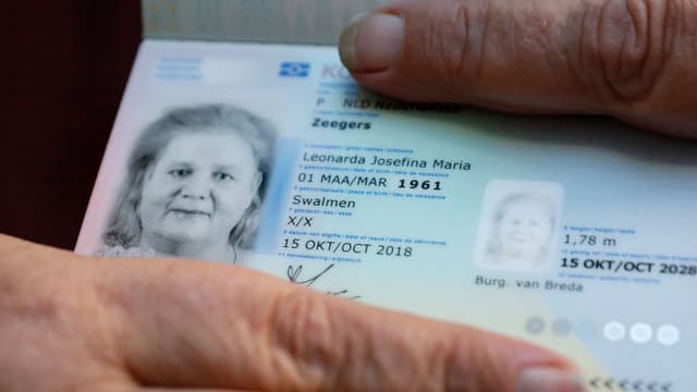 Une carte d'dentité néerlandaise. - image d'illustration