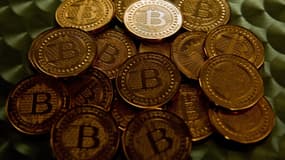 Le bitcoin se rapproche de la barre symbolique des 10.000 dollars