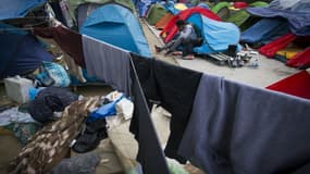 L'évacuation du camp de migrants des Jardins d'Eole à Paris a commencé lundi 6 juin dans la matinée.