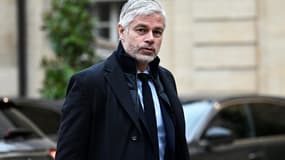 Le président du groupe Droite républicaine à l'Assemblée Laurent Wauquiez, arrive pour rencontrer le Premier ministre et les chefs de groupes à Matignon à Paris, le 26 novembre 2024