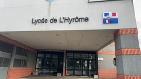 Une professeur d'anglais a été agressée au couteau par un élève au lycée de l'Hyrôme à Chemillé-en-Anjou lundi