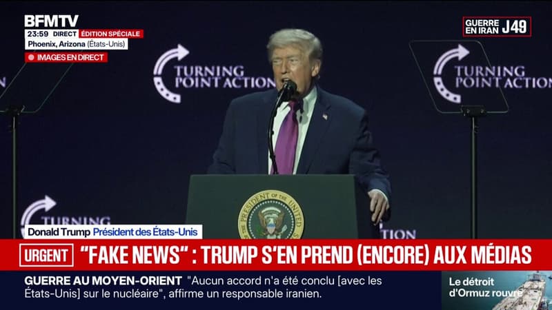 "Regardez tous les fake news qui attendent": Donald Trump s'en prend encore aux médias