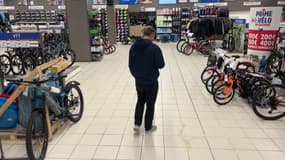 Certains commerces de la zone de Givors, inondée fin octobre, ont pu rouvrir ces derniers jours, comme Intersport.