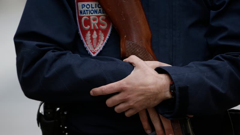 Une voiture conduite par des migrants a foncé sur des CRS. (photo d'illustration)