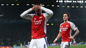 Gabriel imite la célébration de Viktor Gyökeres lors du match Sporting-Arsenal (1-5, Ligue des champions), le 26 novembre 2024