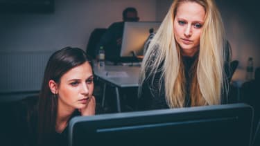 62% considèrent cependant que les interpellations familières de type "ma belle" ou "ma grande" sont bienveillantes, comparé à 58% des femmes cadres
