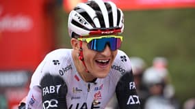 Le coureur espagnol UAE Marc Soler vainqueur de la 14e étape de la Vuelta, 6 septembre 2025