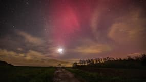 Des aurores boréales observées dans la nuit du 23 avril 2023 près de Nancy, en Meurthe-et-Moselle.