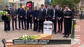 En Angleterre, ces militants organisent l'enterrement du Brexit