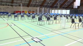 Un centre de vaccination vide à Gravelines (Nord)
