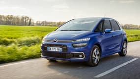 Les changements sont minimes pour le restylage du C4 Picasso seconde génération, lancé en 2013.