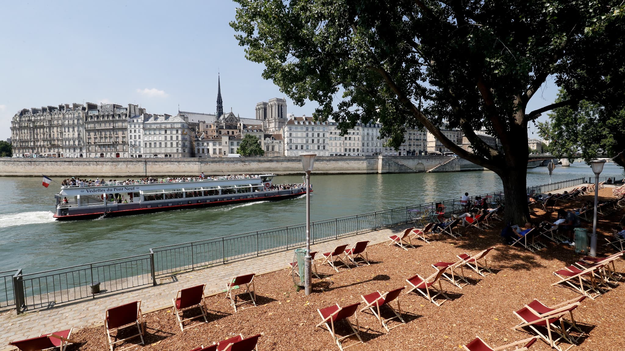 Paris Plage Sur Les Rives De Seine "Un été particulier": la 19e édition de Paris Plages s'est adaptée à la