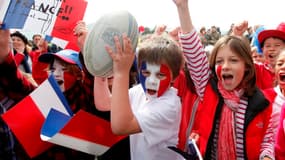 De jeunes fans des Bleus
