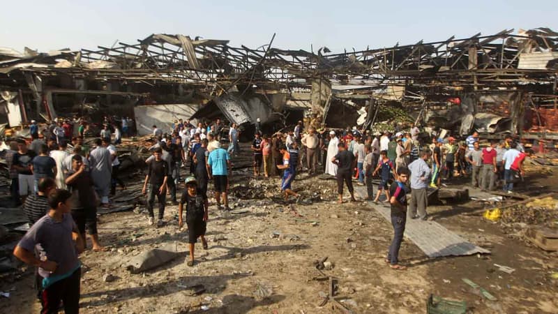 Une photo montre l'étendue des dégâts de l'attentat à Sadr City