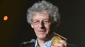 Gilles Amado au Casino de Paris le 26 novembre 2012, après avoir reçu le Grand Prix de l'auteur-réalisateur de l'audiovisuel lors de la remise des Grands prix Sacem